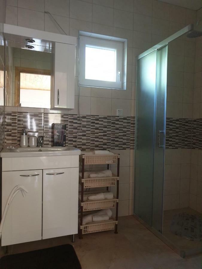 Apartments Laura غاكوفيتسا المظهر الخارجي الصورة